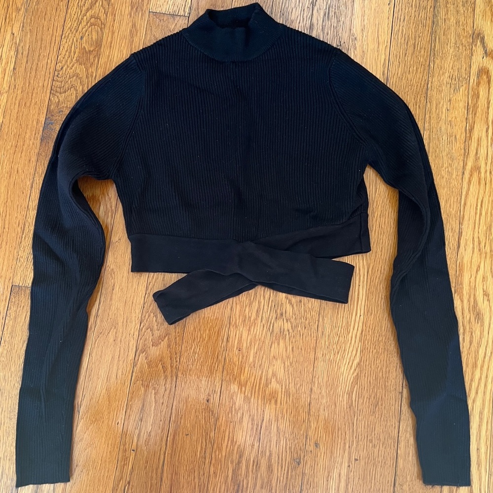 Cross Waist Cropped Knit